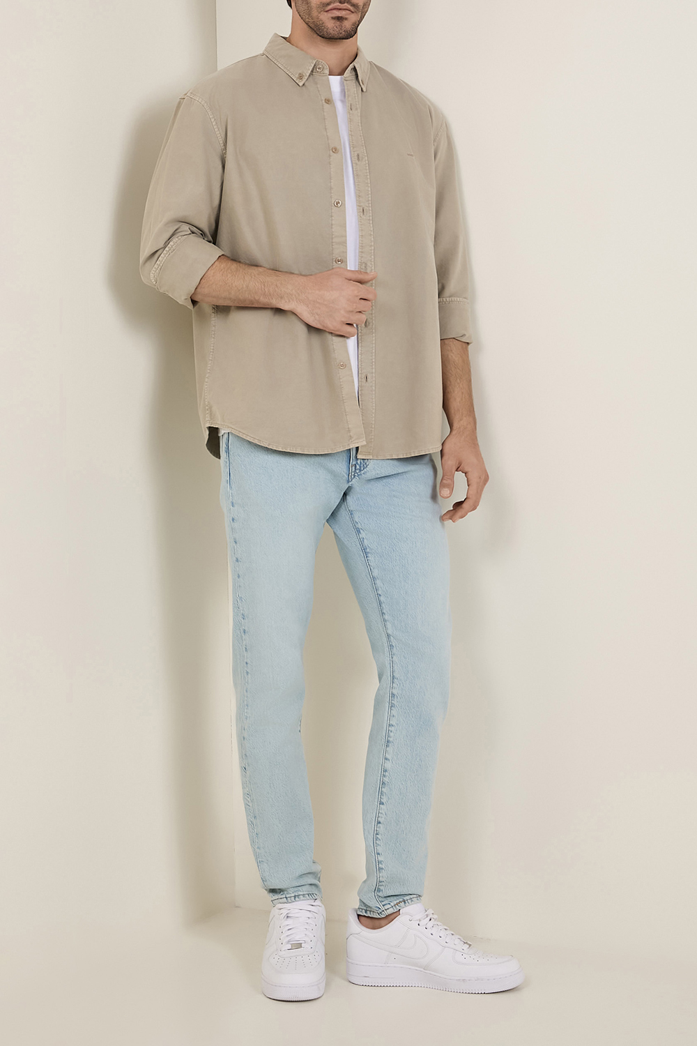 חולצה מכופתרת